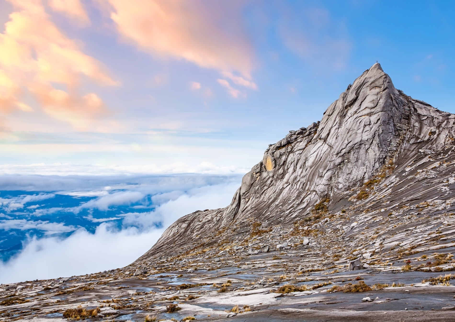 kinabalu-mountain-sunset
