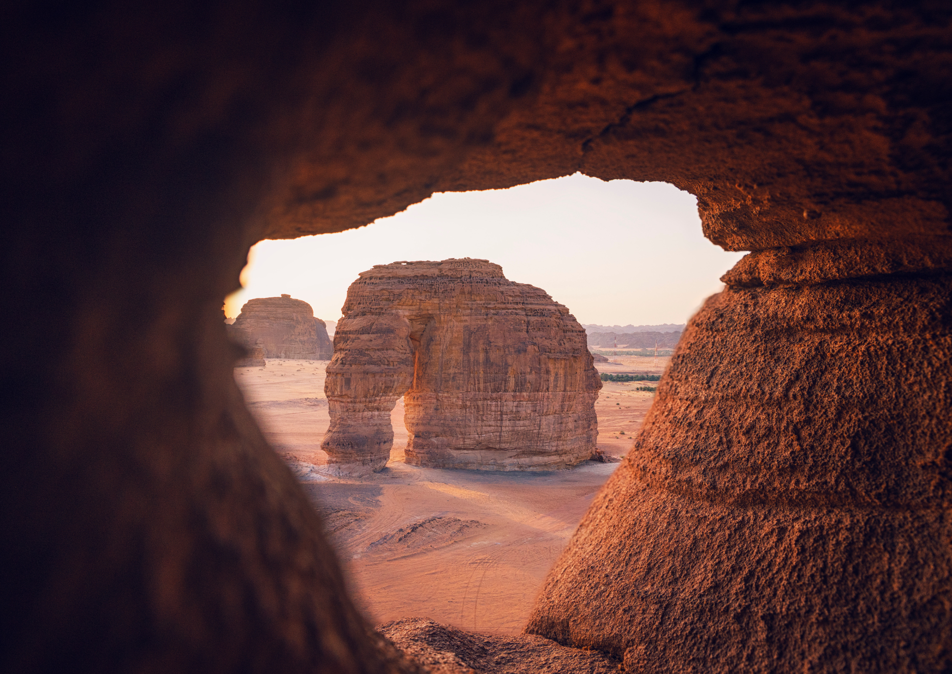 elephant-rock-saudi-desert