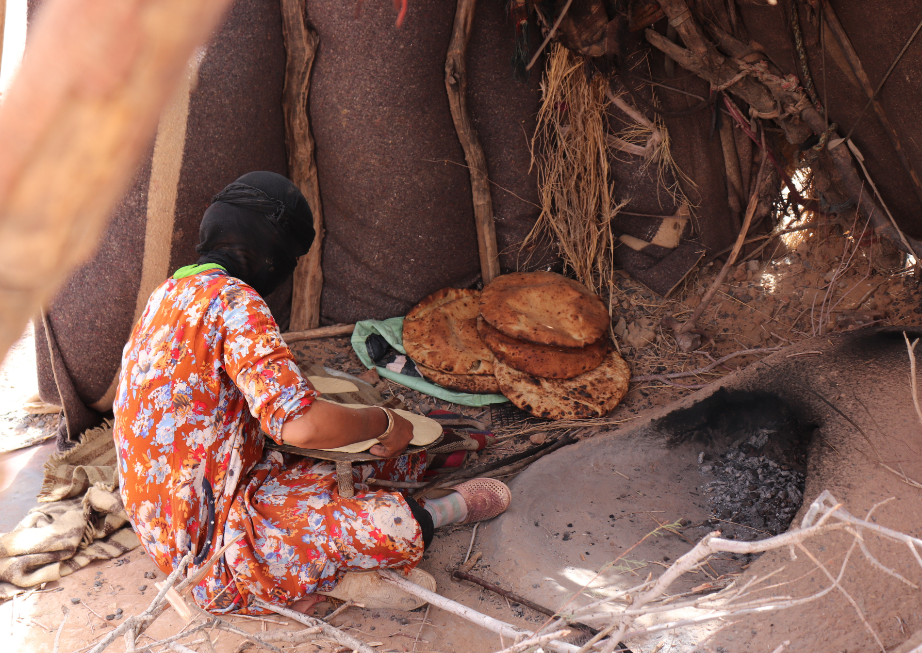 traditional-bread-in-the-moroccan-village