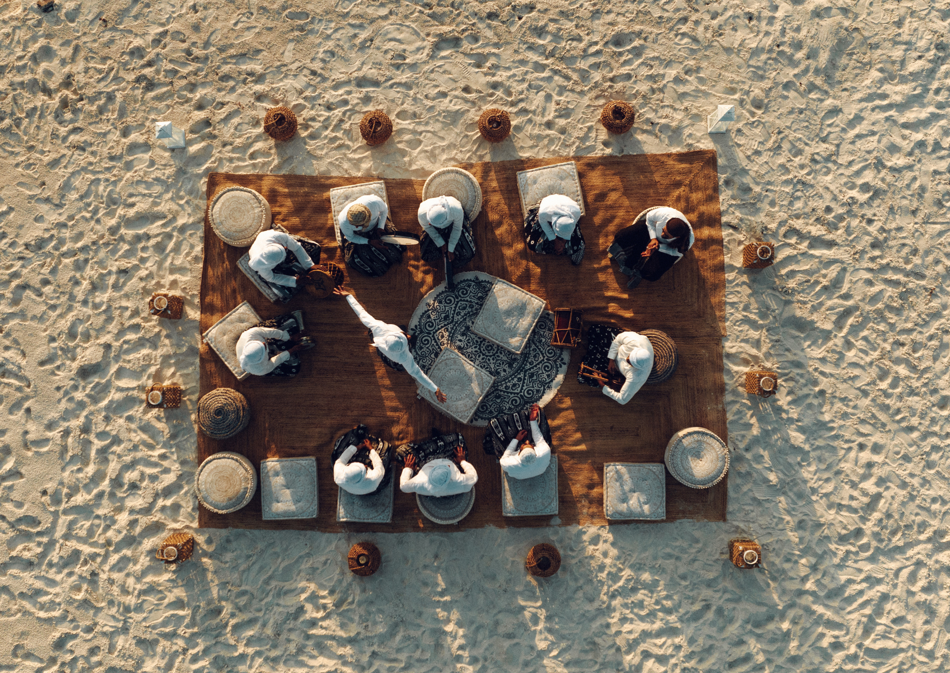 red-sea-saudi-arabia-beach-dinner-traditional-experience