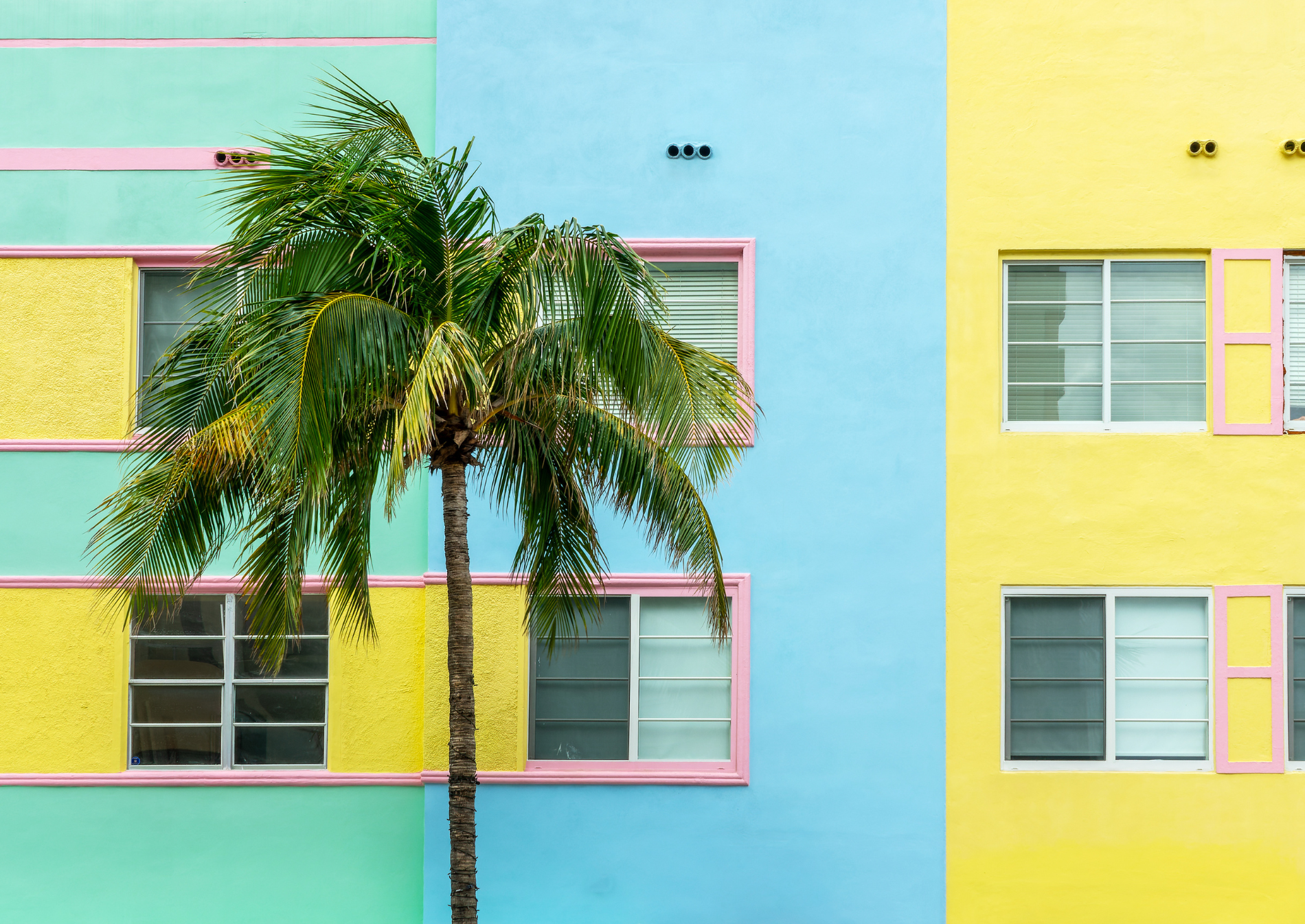 miami-art-deco-color-geometry-buildings