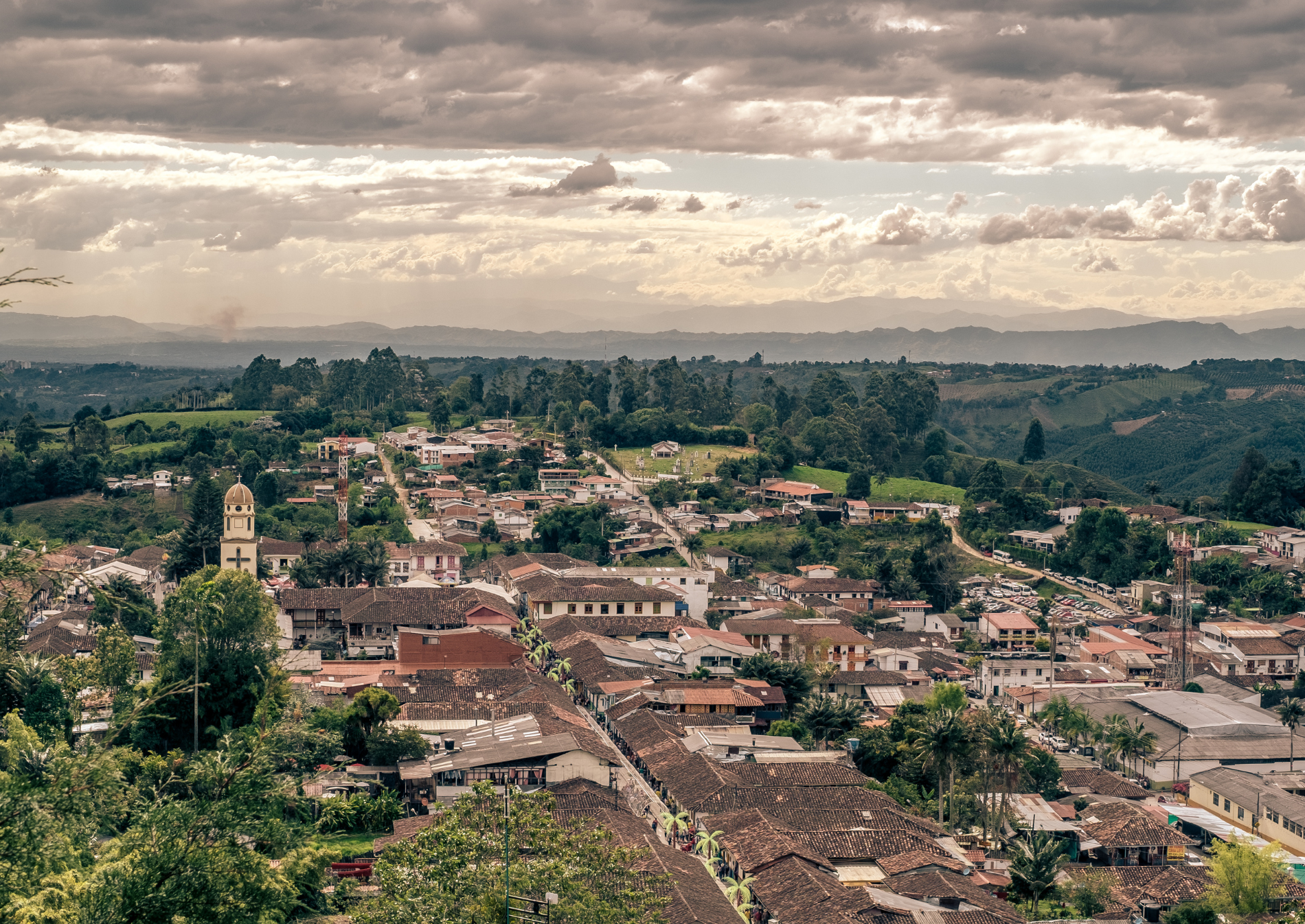 salento-colombia-town-rooftops-landscape