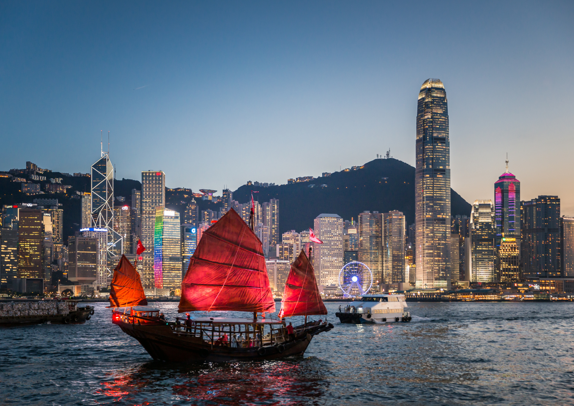 hong-kong-junk-boat-sunset