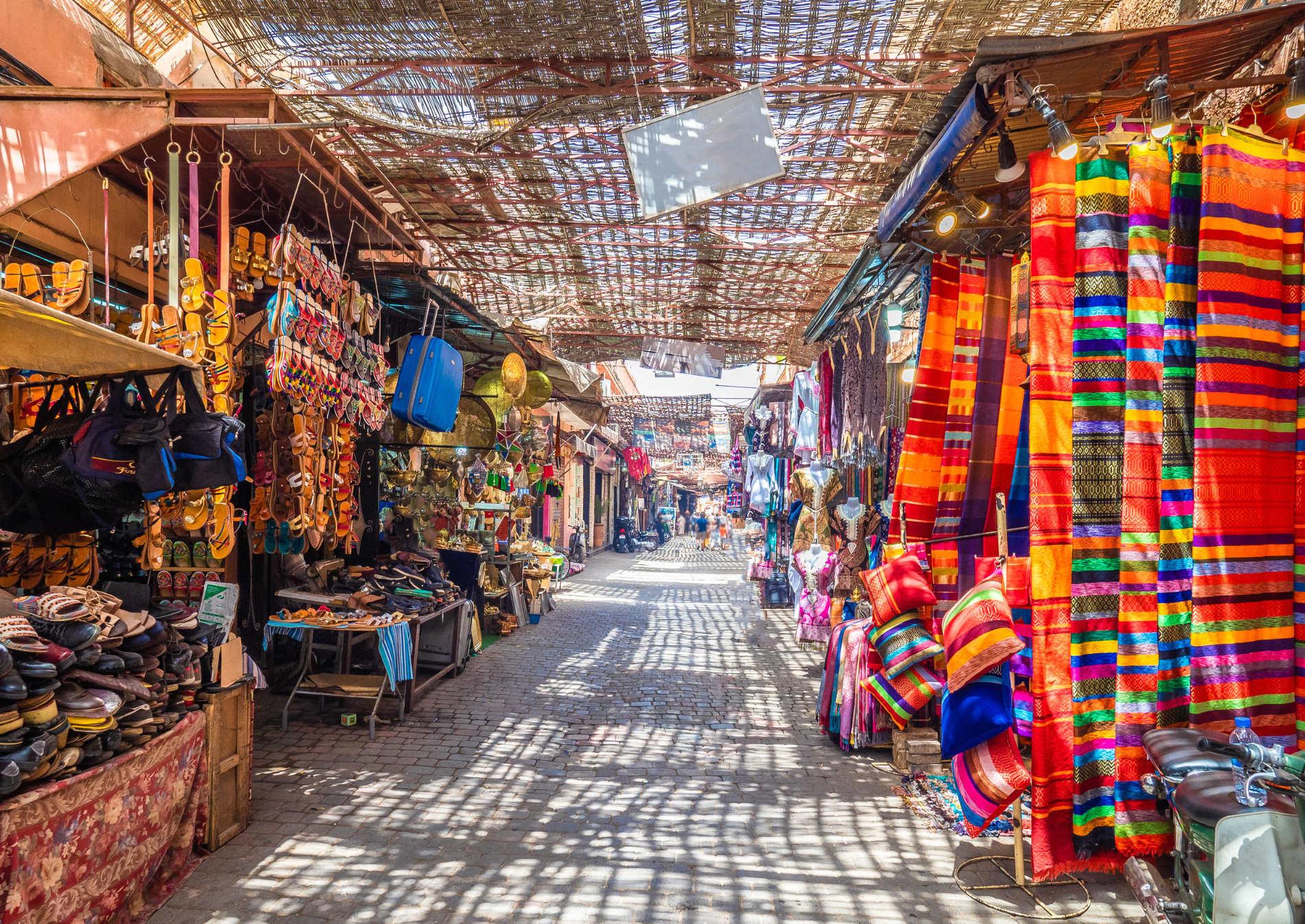 marrakech-morocco-medina-souks-colorful-textiles