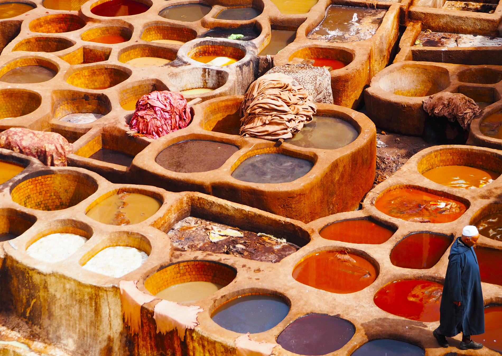 fes-morocco-chouara-tanneries-leather-dyeing