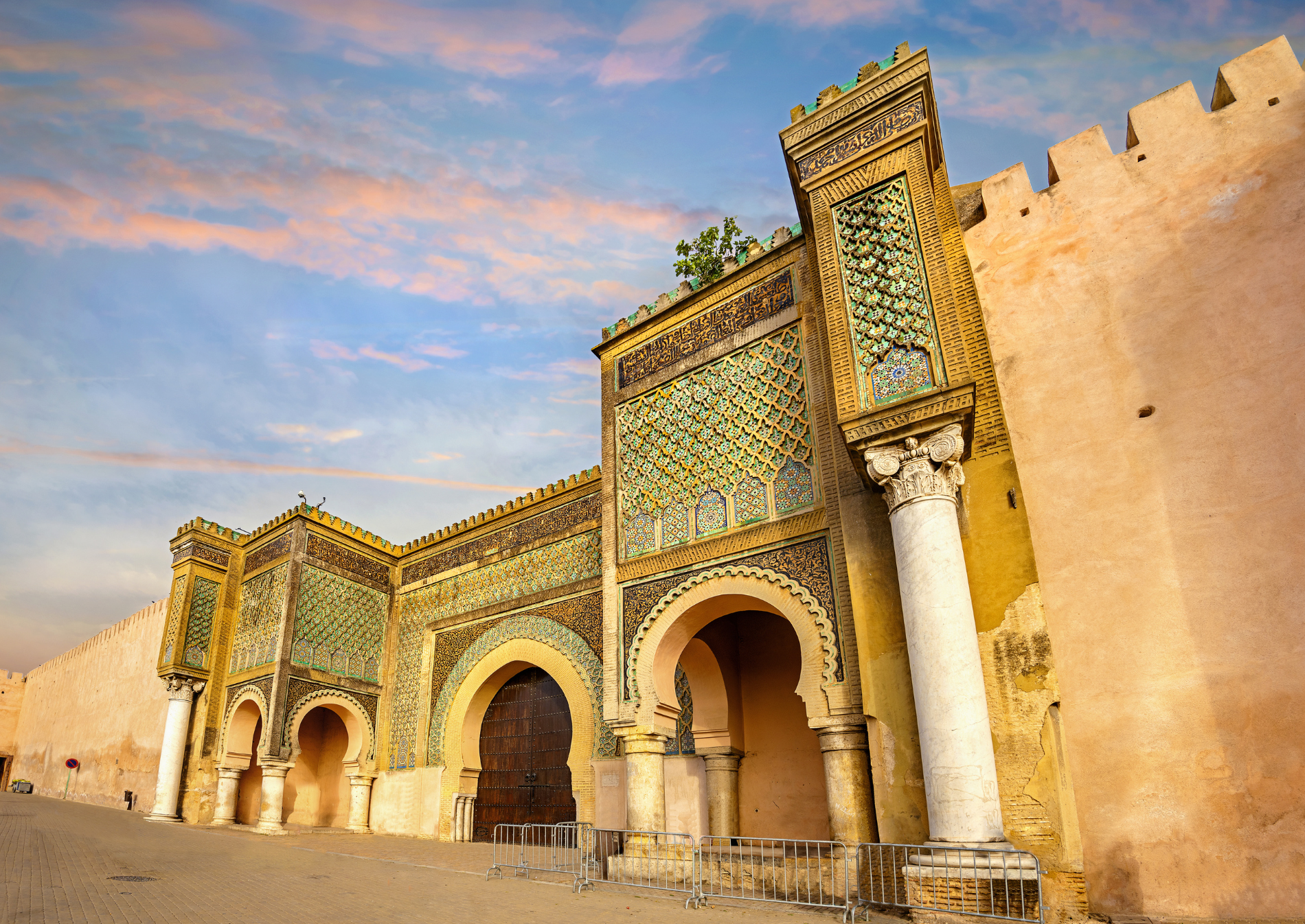 meknes-morocco-bab-mansour-gate-architecture