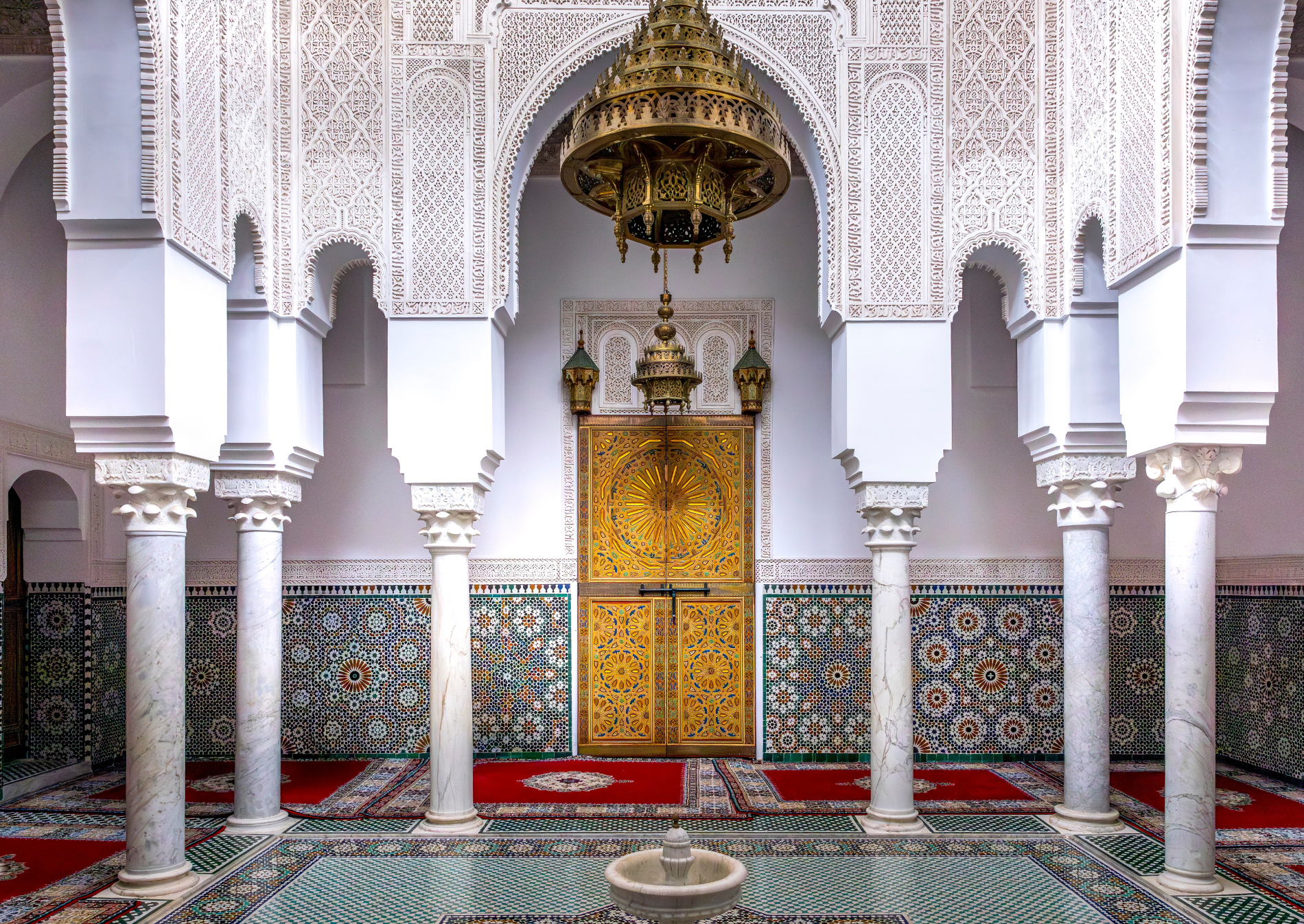 meknes-morocco-courtyard-architecture